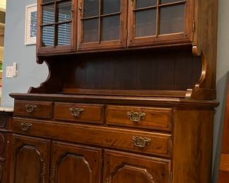 Early American Temple Stuart Furniture Hutch