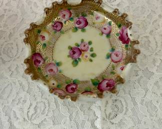 ROYAL KINRAN NIPPON HP Lush Roses Gold Beaded Moriage Bowl