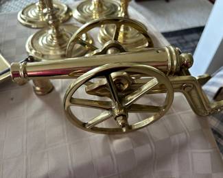 Virginia Metalcrafters 3804 Brass Early American Desk Top Cannon
