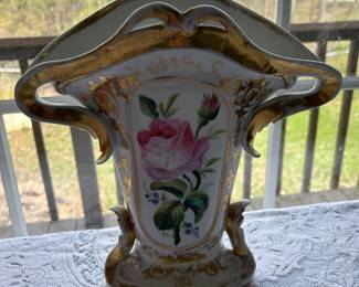 VINTAGE HAND PAINTED VASE FLEUR DE LIS TOP MADE IN GERMANY ?