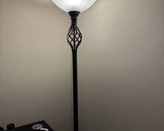 Floor lamp