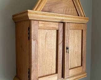 European Style Wall Cabinet for more treasures!