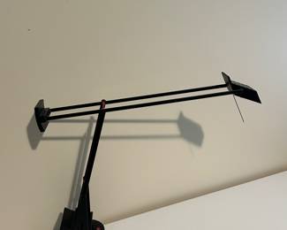 LOOK at that desk LAMP!  How cool is that?