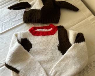 HOLY COW!!!! Look at this vintage hat and sweater!