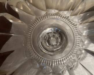 Cake Plate has "well" in the middle!