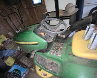 John Deere Lawn Mover with key 