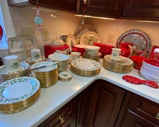 Lenox Christmas dinnerware 