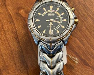 Seiko Kinetic Sports 100 Watch