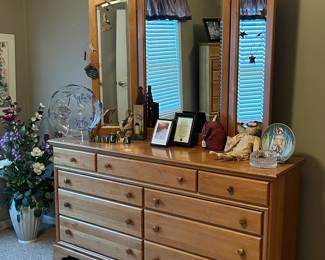 Mobel Furniture