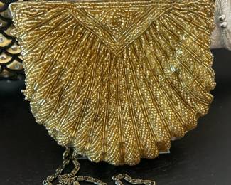 La Regale Shell Purse