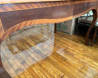 Skirt of the bureau plat/desk