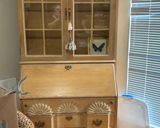 Jasper Secretary / lighted