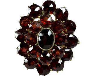 8kt Yellow Gold Garnet Ring 6pt3 Grams
