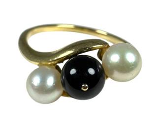14kt Yellow Gold Pearl and Onyx Bypass Ring 3 Grams