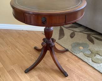 Duncan Phyfe style table