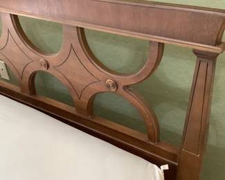 Full Size MCM Dixie Furniture Bed Complete With Simmons Beautyrest Mattress/boxsprings