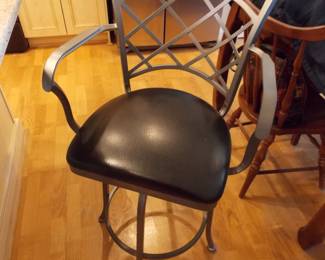 2 metal bar stools