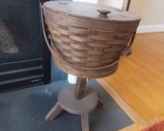 Vintage Round sewing box