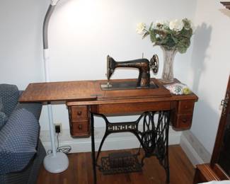 Vintage Singer Sewing Machine