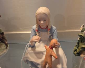 Cybis "Elizabeth Ann - Yankee Doodle's Sister"