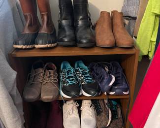 Women’s Sz 11 Shoes