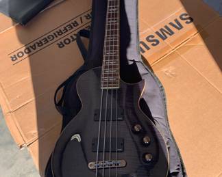 4 STRING BASS GUITAR