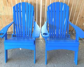 137 - 2 Outdoor Chairs - 28" x 30" x 36"
