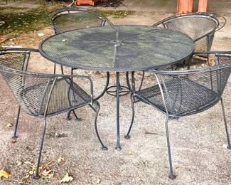 266 - Metal Patio Set Table - 49" x 28" Chairs - 38" x 26" x 28"
