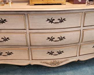 9-drawer Provincial dresser
