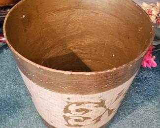 Florentine waste basket