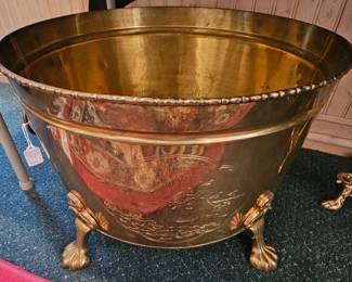 Claw feet brass wood planter
