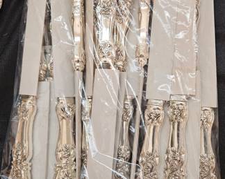 Set of 16 knives