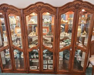 Set of 3 (can be separated) lighted display cabinets