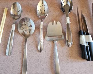 Serving pieces