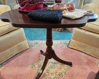 3-legged table
