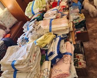 Fabric bundles, curtains, sheets, tablecloths, linens