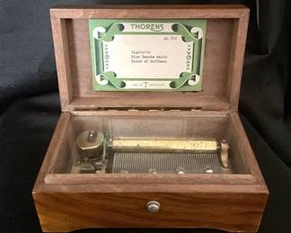  06 Thorens Music Box