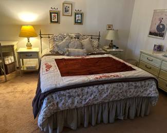 Bed w/ Mattress and Boxspring