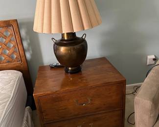 Pair of Vintage Henredon Artefacts Side Tables, Lamp