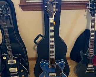 GRETSCH G2665T Streamliner Center Block Jr Semi-Hollow Body - Fairlane Blue with 2 Humbling Pick Ups and Bigsby Vibrato Tailpiece