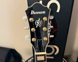 IBANEZ Artcore AF75TDG Hollow Body Electric Guitar in White with Maple Body and Mahogany Neck  2 Humbucker Pickups and Tremolo Tailpiece