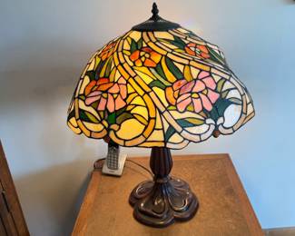 Tiffany Style Stained Glass Table Lamp