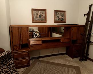 SHELFCABINETMIRROR HEADBOARD