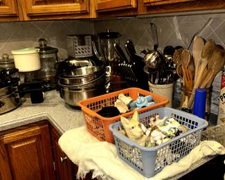POTS PANS  UTENSILS  KNIFE BLOCK  BLENDER