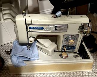 SEWING MORSE ZIG ZAG MACHINE