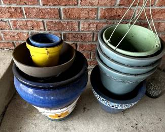 OUTDOOR FLOWER POTS