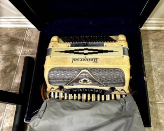 ACCORDIAN UNIVERSAL MOTHER OF PEARL