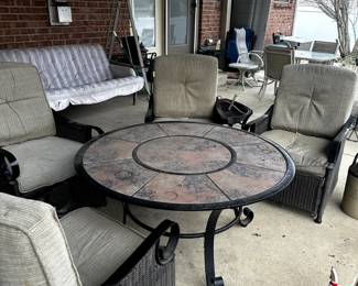 OUTDOOR ROUND PATIO TABLE AND 4 CHAIRS
