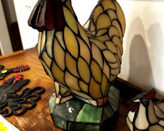 VINTAGE TIFFANY STYLE ROOSTER LAMP