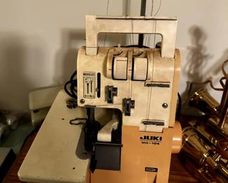 SEWING JUKE MO104 SURGER